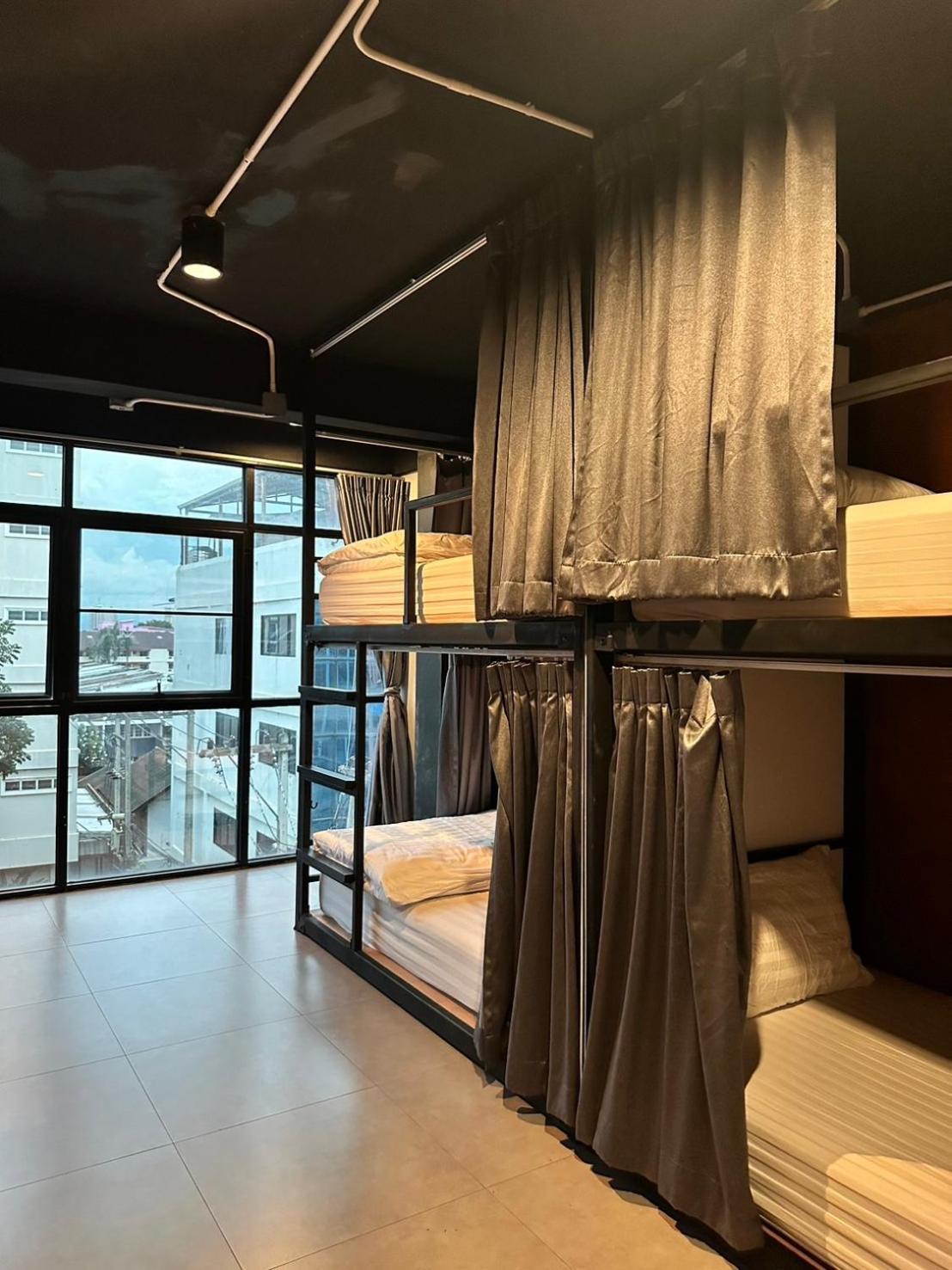New Warm Light Hostel Chiang Mai Luaran gambar