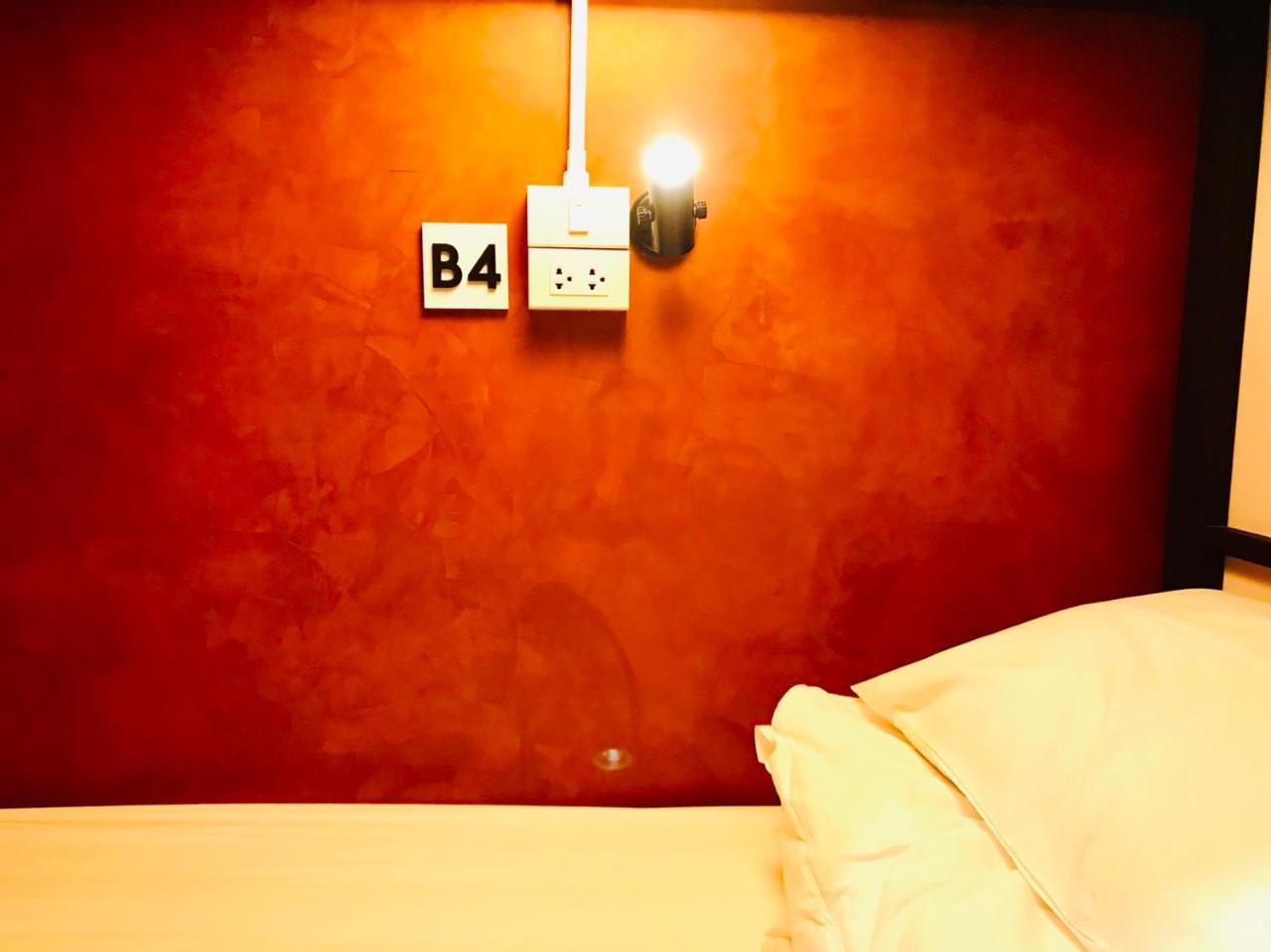 New Warm Light Hostel Chiang Mai Luaran gambar