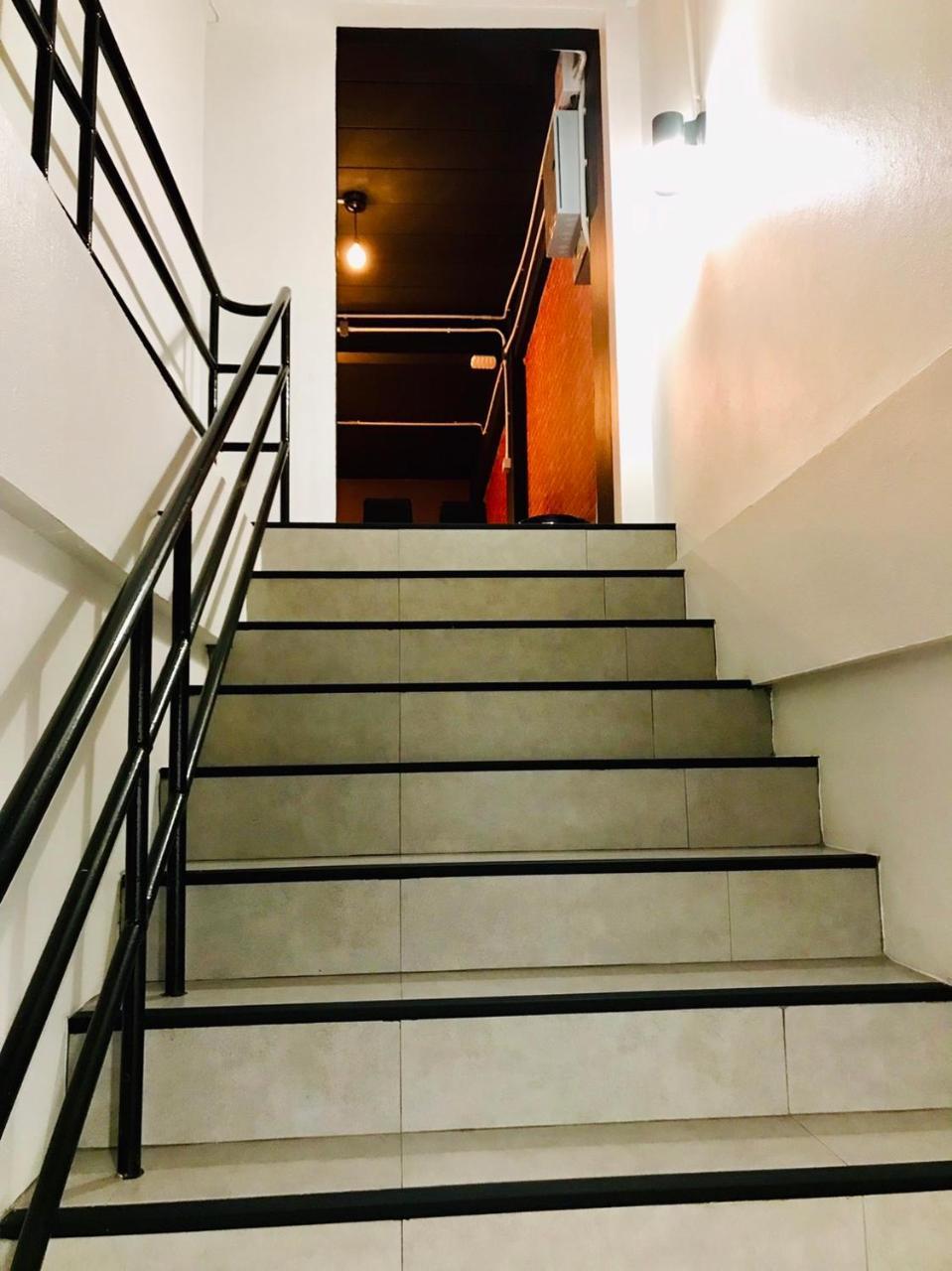New Warm Light Hostel Chiang Mai Luaran gambar