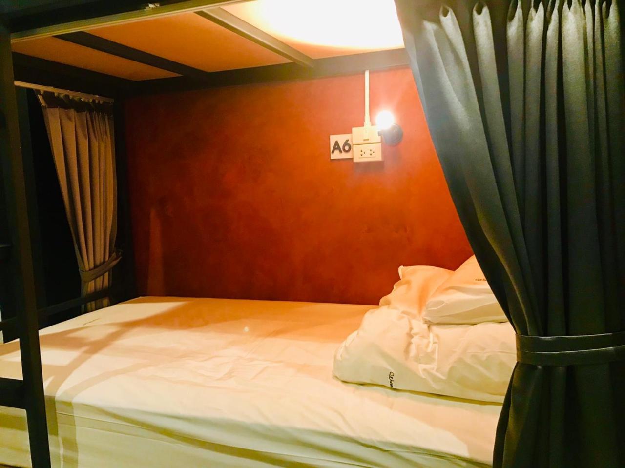 New Warm Light Hostel Chiang Mai Luaran gambar